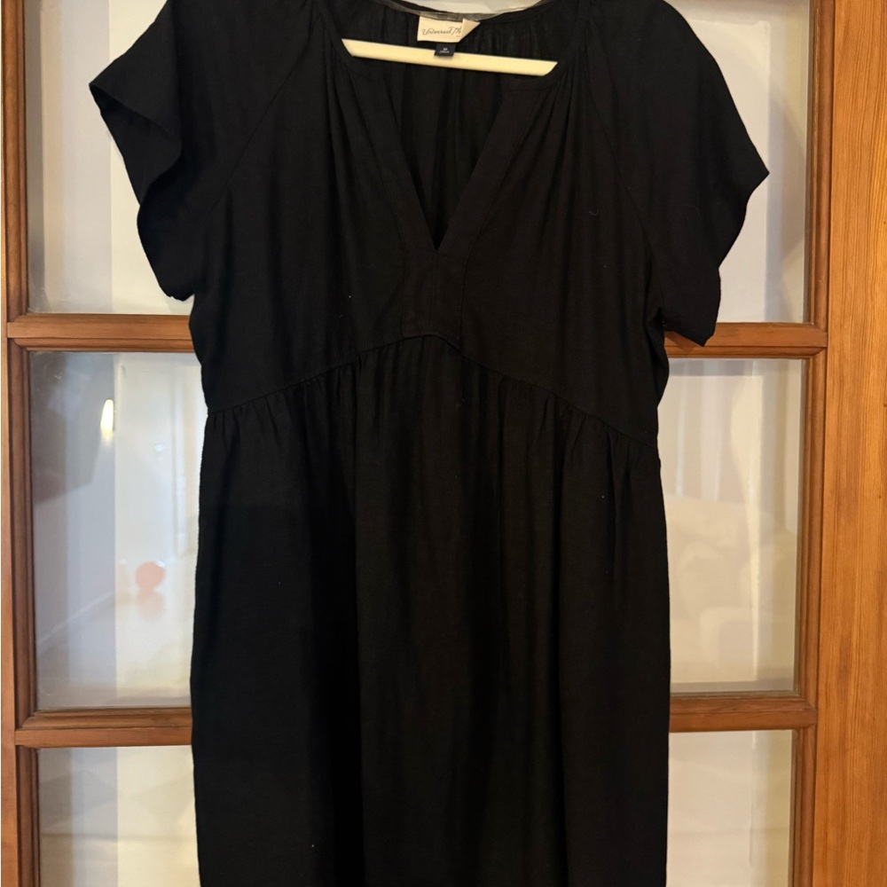 Universal Thread Black Garment